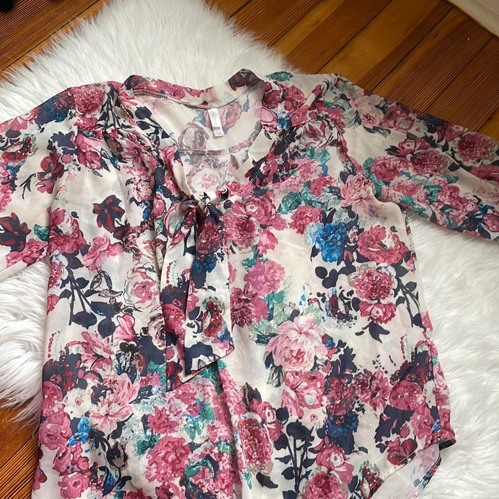 Floral sheer blouse with quarter sleeves
